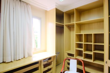 Apartamento para alugar com 82m², 2 quartos e 1 vagaCloset da Suíte