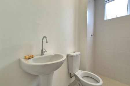 Apartamento para alugar com 46m², 2 quartos e 1 vaga Apartamento para alugar com 46m², 2 quartos e 1 vagaBanheiro
