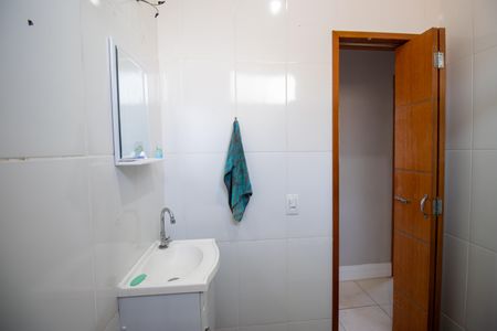 Casa para alugar com 38m², 2 quartos e sem vaga Casa para alugar com 38m², 2 quartos e sem vagaBanheiro