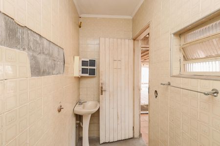 Casa à venda com 244m², 7 quartos e 3 vagasBanheiro 2