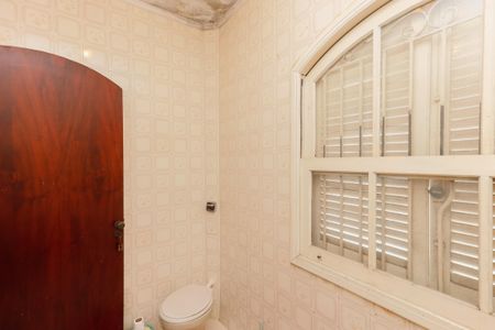 Casa à venda com 244m², 7 quartos e 3 vagasBanheiro da Suíte 2