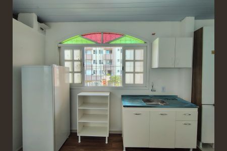 Cozinha de kitnet/studio para alugar com 1 quarto, 18m² em Jardim Cidade de Florianopolis, São José