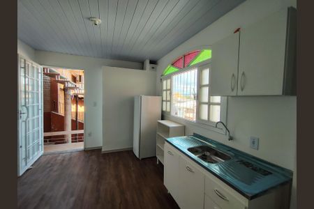 Cozinha de kitnet/studio para alugar com 1 quarto, 18m² em Jardim Cidade de Florianopolis, São José