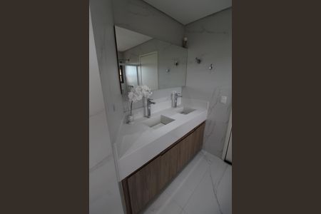 Apartamento para alugar com 220m², 4 quartos e 2 vagasBanheiro da Suíte 1