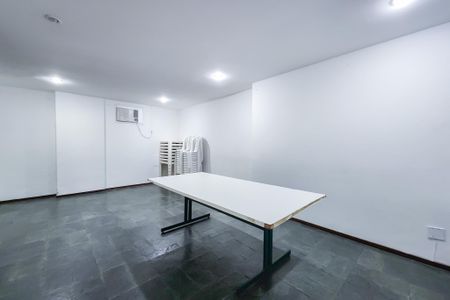 Apartamento para alugar com 100m², 2 quartos e 2 vagas Apartamento para alugar com 100m², 2 quartos e 2 vagasÁrea comum - Salão de festas