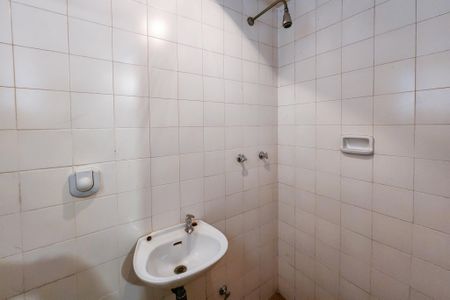 Apartamento para alugar com 100m², 2 quartos e 2 vagas Apartamento para alugar com 100m², 2 quartos e 2 vagasBanheiro de Serviço