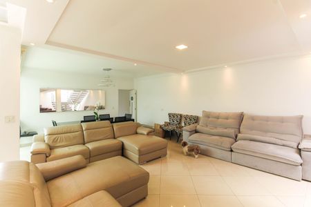 Apartamento para alugar com 600m², 4 quartos e 6 vagas Apartamento para alugar com 600m², 4 quartos e 6 vagasSala