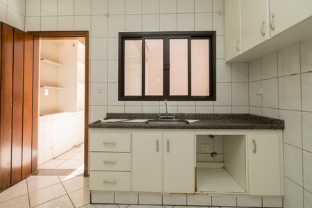 Casa para alugar com 180m², 3 quartos e 2 vagas Casa para alugar com 180m², 3 quartos e 2 vagasCozinha