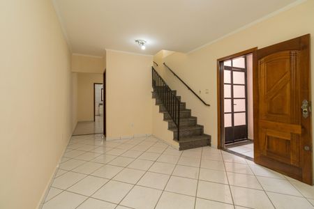 Casa para alugar com 180m², 3 quartos e 2 vagas Casa para alugar com 180m², 3 quartos e 2 vagasSala
