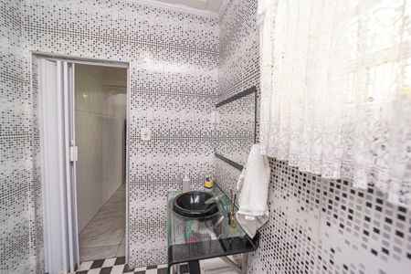 Casa à venda com 200m², 3 quartos e 6 vagas Casa à venda com 200m², 3 quartos e 6 vagasBanheiro