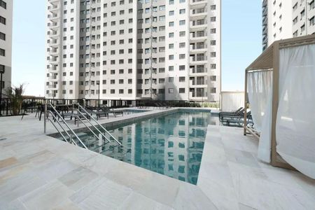 Apartamento à venda com 42m², 2 quartos e 1 vaga Apartamento à venda com 42m², 2 quartos e 1 vagaÁrea comum - Piscina