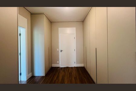 Casa de condomínio à venda com 386m², 4 quartos e 4 vagas Casa de condomínio à venda com 386m², 4 quartos e 4 vagasFoto 25