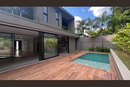 Casa de condomínio à venda com 386m², 4 quartos e 4 vagas Casa de condomínio à venda com 386m², 4 quartos e 4 vagasFoto 05