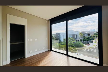 Casa de condomínio à venda com 386m², 4 quartos e 4 vagas Casa de condomínio à venda com 386m², 4 quartos e 4 vagasFoto 10
