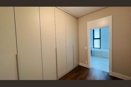 Casa de condomínio à venda com 386m², 4 quartos e 4 vagas Casa de condomínio à venda com 386m², 4 quartos e 4 vagasFoto 21