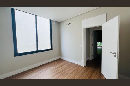 Casa de condomínio à venda com 386m², 4 quartos e 4 vagas Casa de condomínio à venda com 386m², 4 quartos e 4 vagasFoto 18