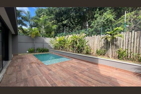 Casa de condomínio à venda com 386m², 4 quartos e 4 vagas Casa de condomínio à venda com 386m², 4 quartos e 4 vagasFoto 01