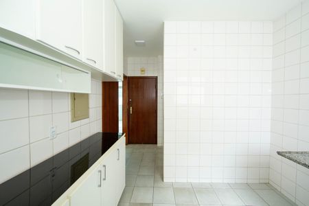 Apartamento para alugar com 101m², 3 quartos e 2 vagas Apartamento para alugar com 101m², 3 quartos e 2 vagasCOZINHA