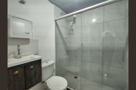 Banheiro de kitnet/studio para alugar com 1 quarto, 18m² em Jardim Cidade de Florianopolis, São José