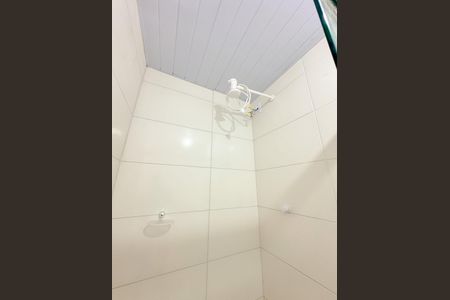 Banheiro de kitnet/studio para alugar com 1 quarto, 18m² em Jardim Cidade de Florianopolis, São José