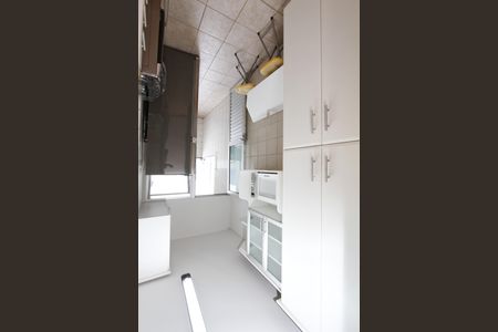 Apartamento para alugar com 76m², 2 quartos e 2 vagasCozinha