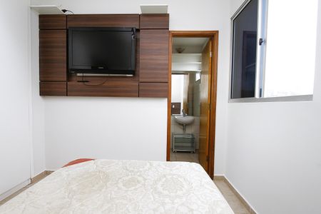 Apartamento para alugar com 76m², 2 quartos e 2 vagasQuarto 2 - Suíte