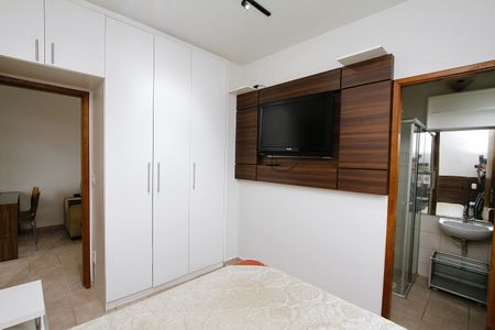 Apartamento para alugar com 76m², 2 quartos e 2 vagasQuarto 2 - Suíte