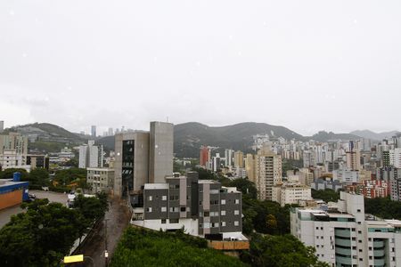 Apartamento para alugar com 76m², 2 quartos e 2 vagasVista