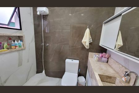 Casa à venda com 3 quartos, 272m² em Vila Nogueira, Diadema