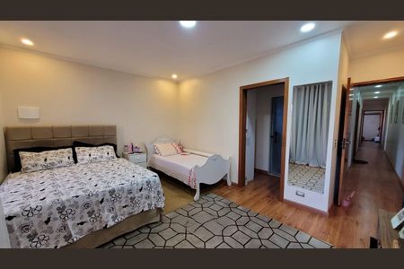 Casa à venda com 3 quartos, 272m² em Vila Nogueira, Diadema