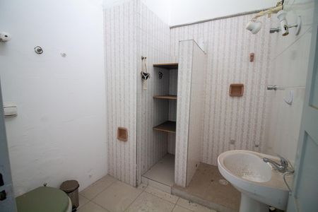 Casa para alugar com 80m², 4 quartos e sem vaga Casa para alugar com 80m², 4 quartos e sem vagaBanheiro