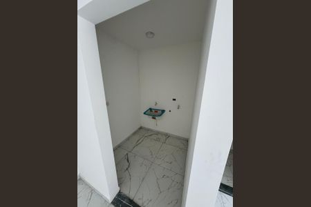 Casa à venda com 2 quartos, 110m² em Vila Nhocuné, São Paulo