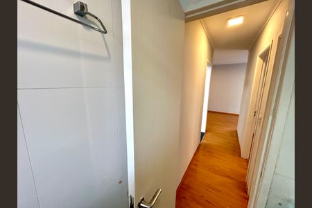 Apartamento à venda com 49m², 2 quartos e 1 vaga Apartamento à venda com 49m², 2 quartos e 1 vagaBanheiro