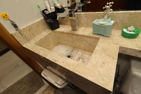 Apartamento à venda com 52m², 2 quartos e 1 vagaBanheiro Social - Pia