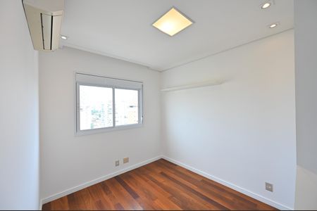 Apartamento à venda com 115m², 3 quartos e 2 vagasQuarto 2