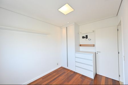 Apartamento à venda com 115m², 3 quartos e 2 vagasQuarto 2