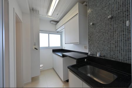 Apartamento à venda com 115m², 3 quartos e 2 vagasLavanderia