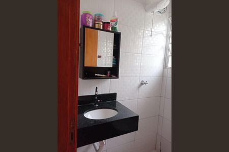 Banheiro de apartamento para alugar com 2 quartos, 44m² em Jardim Yeda, Campinas