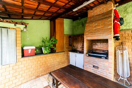 Casa à venda com 300m², 2 quartos e 5 vagasChurrasqueira