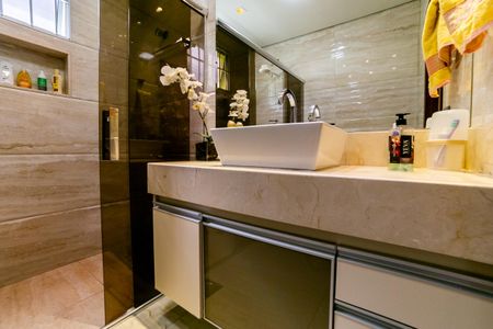 Casa à venda com 300m², 2 quartos e 5 vagasBanheiro Social