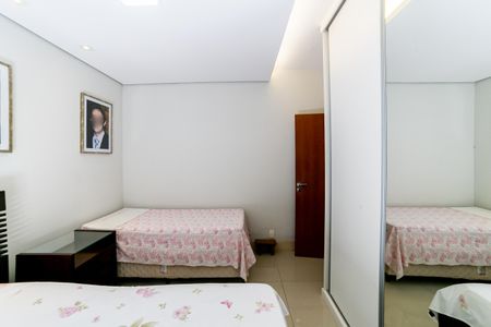 Casa à venda com 300m², 2 quartos e 5 vagasQuarto 1