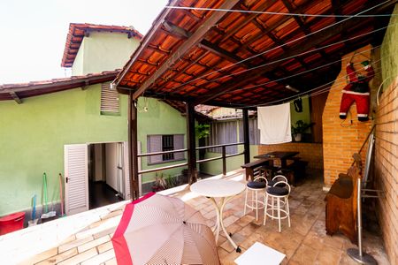 Casa à venda com 300m², 2 quartos e 5 vagasChurrasqueira