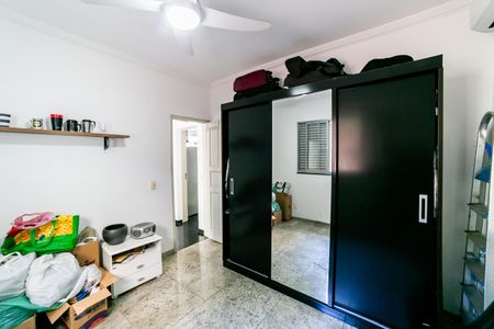 Casa à venda com 300m², 2 quartos e 5 vagasQuarto de Serviço