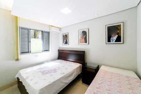 Casa à venda com 300m², 2 quartos e 5 vagasQuarto 1