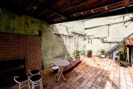 Casa à venda com 300m², 2 quartos e 5 vagasChurrasqueira