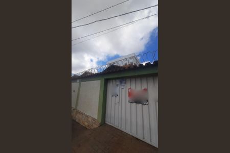 Casa à venda com 300m², 2 quartos e 5 vagasPlaca instalada