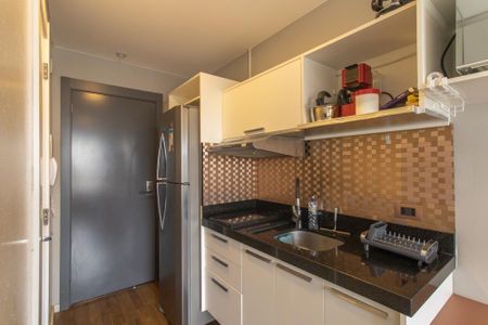Cozinha - Armários de kitnet/studio para alugar com 1 quarto, 17m² em Centro, Curitiba