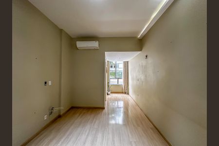 Apartamento para alugar com 72m², 2 quartos e sem vaga