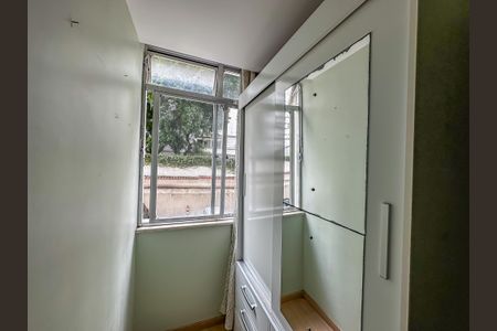 Apartamento para alugar com 72m², 2 quartos e sem vaga