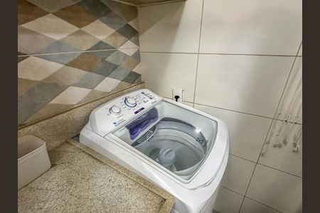 Apartamento para alugar com 72m², 2 quartos e sem vaga